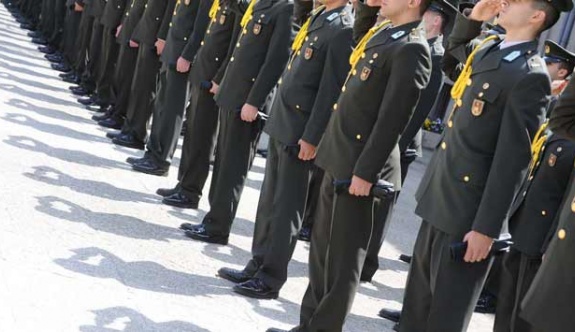 Subay ve astsubayların askeri okullarda geçen süreleri fiili hizmetten sayılsın